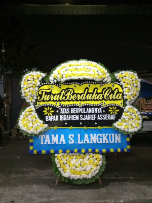 Papan Bunga Duka di Parmonangan